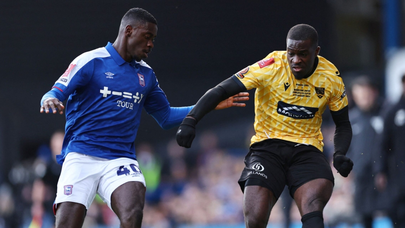 axel-tuanzebe-ipswich-town.jpg