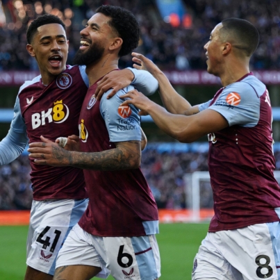 douglas-luis-jacob-ramsey-and-youri-tielemans-celebrate.jpg