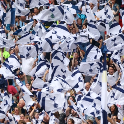 tottenham-fans-premier-league.jpg