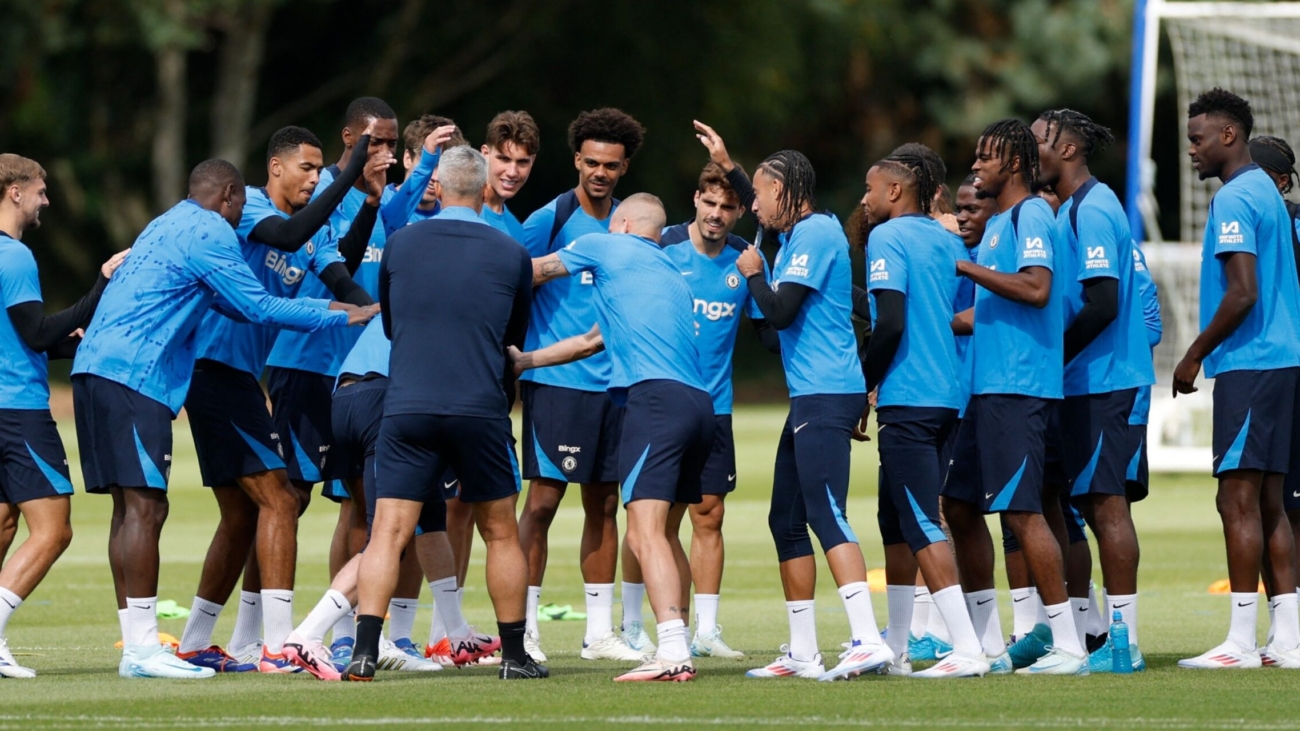 chelsea-players-training-cobham.jpg