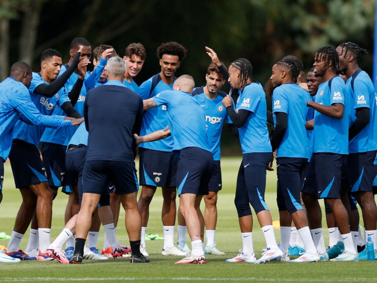 chelsea-players-training-cobham.jpg