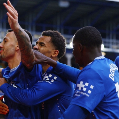 mcneil-branthwaite-doucoure-everton.jpg