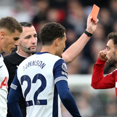 skysports-bruno-fernandes-red-card_6700931.jpg