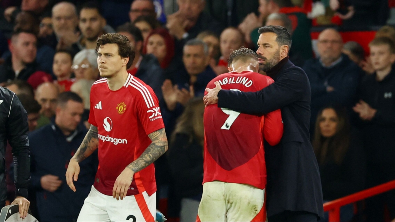 hojlund-van-nistelrooy-lindelof-man-utd.jpg