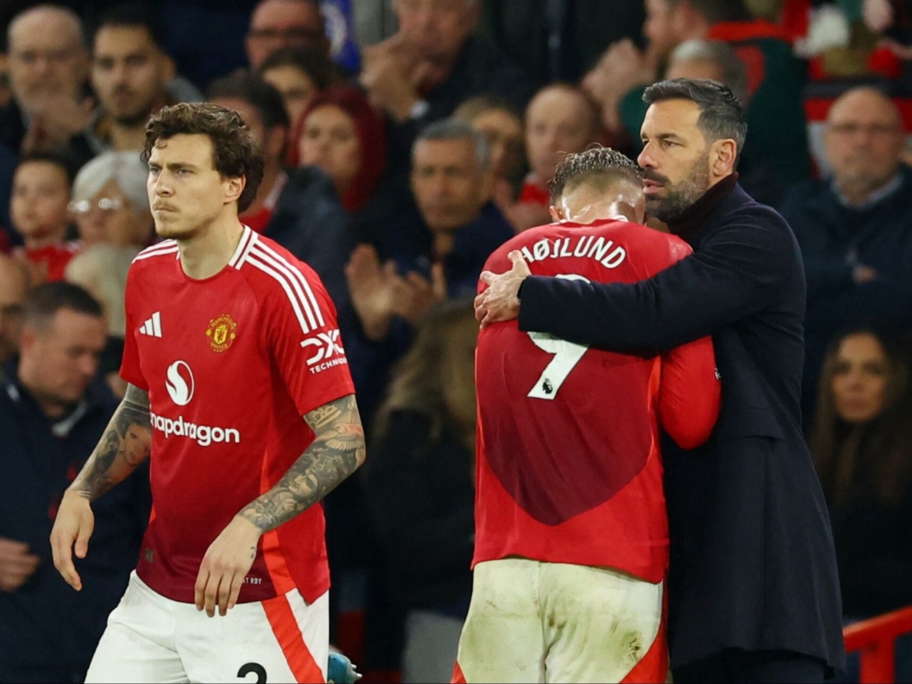 hojlund-van-nistelrooy-lindelof-man-utd.jpg