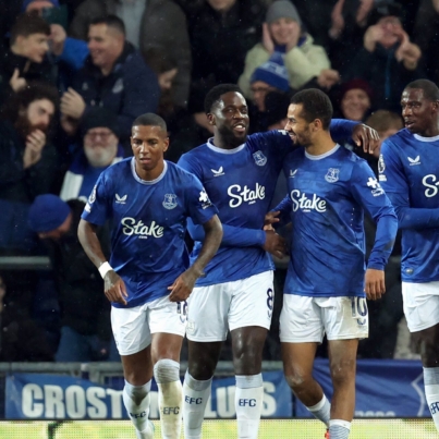 everton-premier-league-mangala.jpg