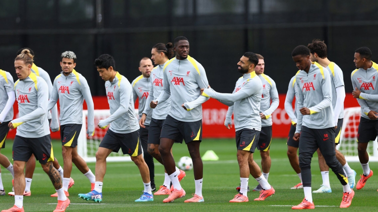 liverpool-players-training-for-champions-league.jpg