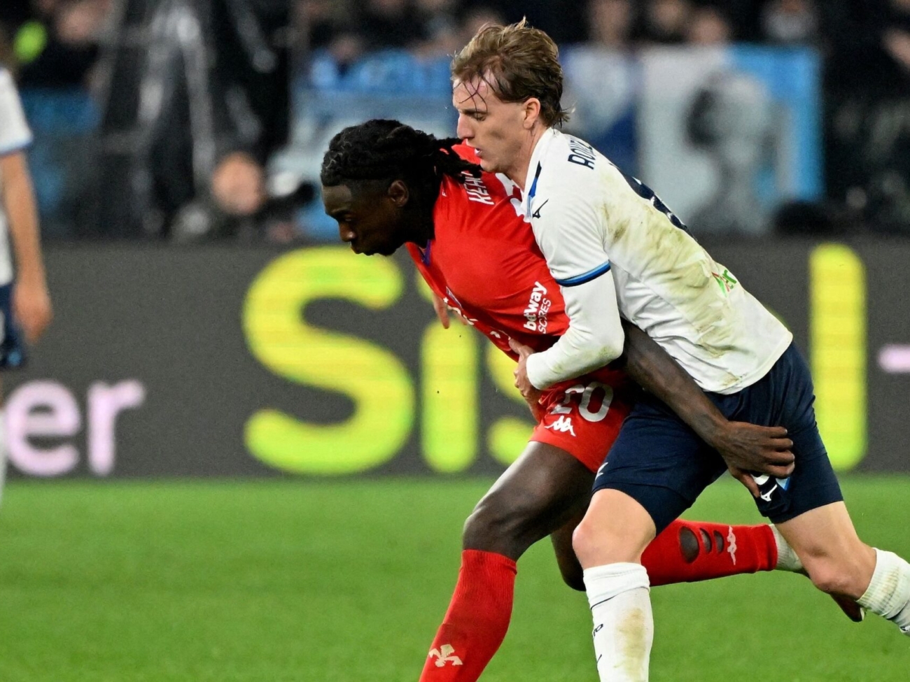 moise-kean-in-action-with-lazio-s-nicolo-rovella.JPG