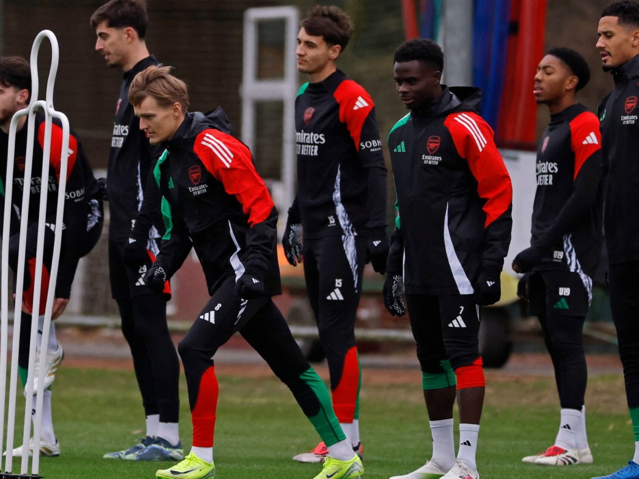 arsenal-s-mikel-merino-declan-rice-kai-havertz-martin-odegaard-jakub-kiwior-bukayo-saka-william-sali.jpeg
