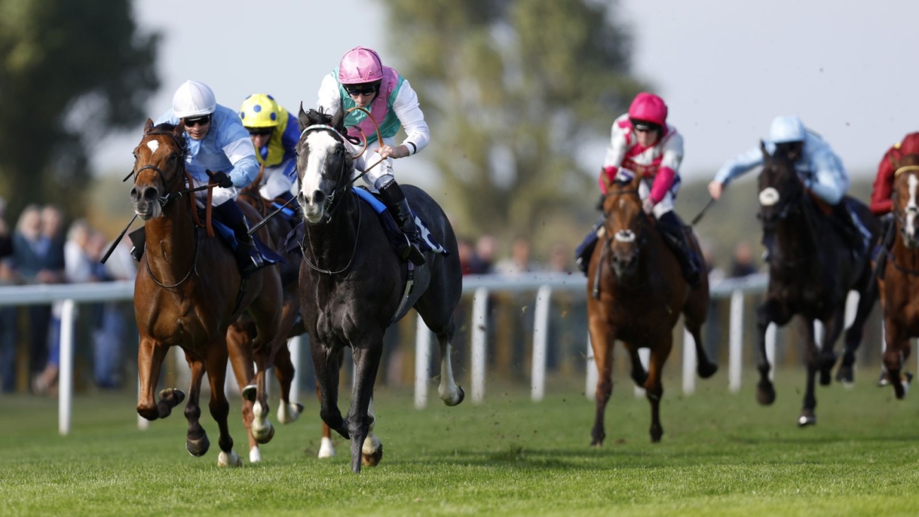 skysports-yarmouth-racing-flat_6875180.jpg