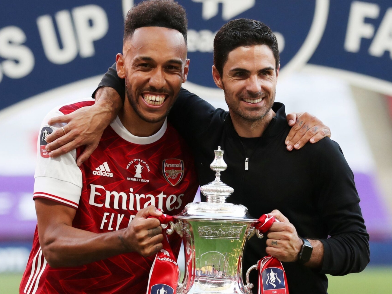 arsenal-fa-cup-trophy-aubameyang-mikel-arteta.jpg