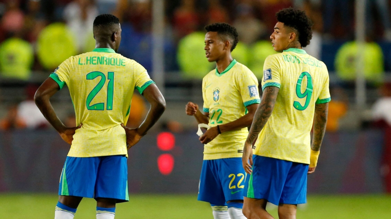 brazil-s-estevao-willian-brazil-s-igor-jesus-and-brazil-s-luiz-henrique.JPG