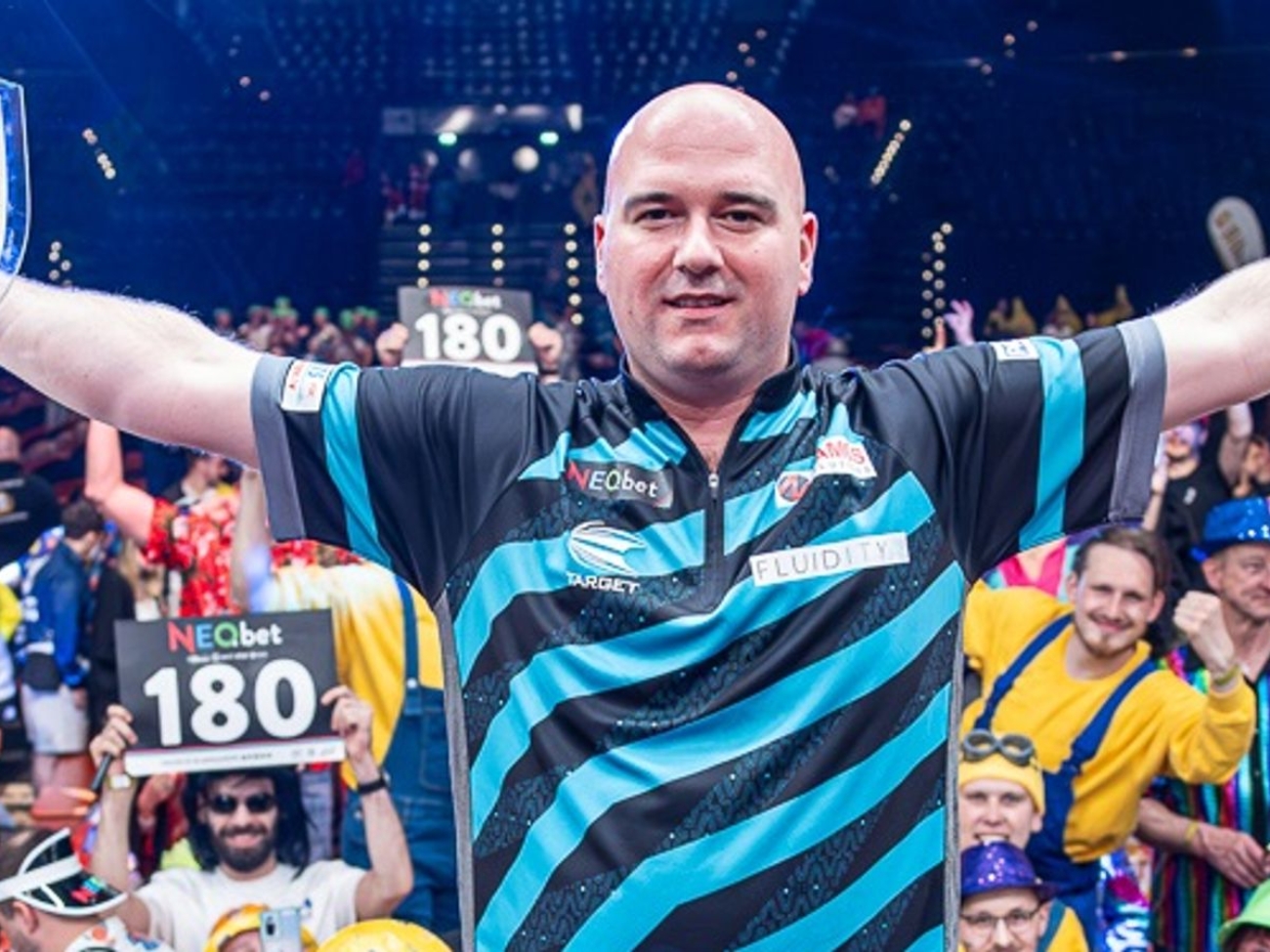 skysports-rob-cross-darts_6961926.jpg