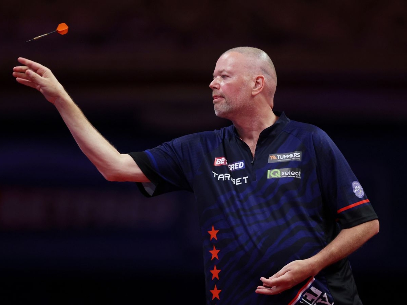 skysports-van-barneveld-darts_7005234.jpg