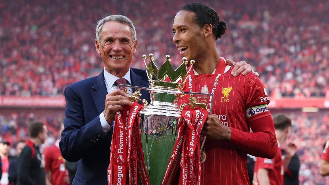 liverpool-legends-alan-hansen-and-virgil-van-dijk.jpg