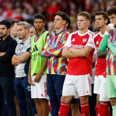 arsenal-manager-mikel-arteta-players-and-staff-look-on-during-the-penalty-shoot-out.JPG